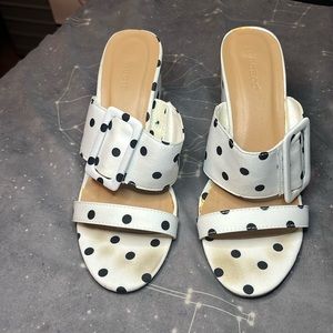 Bamboo polkadot heels